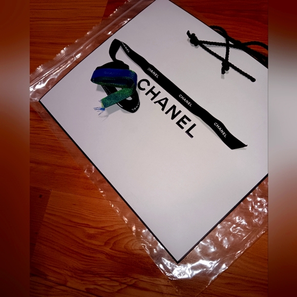 Chanel Guest Bag with Ribbon - Picture 1 of 4